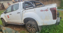 Load image into Gallery viewer, ISUZU PICK-UP DOUBLE CABIN - UBK 399V