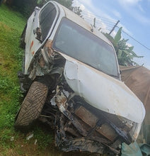 Load image into Gallery viewer, ISUZU PICK-UP DOUBLE CABIN - UBK 399V