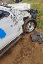 Load image into Gallery viewer, NISSAN DOUBLE CABIN - UBP 347F