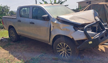 Load image into Gallery viewer, TOYOTA HILUX-PICK-UP DOUBLE CABIN - UBF 003A