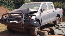 Load image into Gallery viewer, TOYOTA HILUX-PICK-UP DOUBLE CABIN - UBF 003A