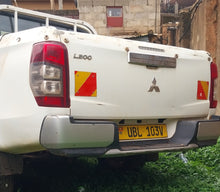 Load image into Gallery viewer, MITSUBISHI-PICK-UP DOUBLE CABIN - UBL 103V