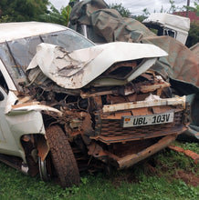 Load image into Gallery viewer, MITSUBISHI-PICK-UP DOUBLE CABIN - UBL 103V