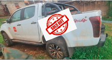 Load image into Gallery viewer, ISUZU PICK-UP DOUBLE CABIN - UBK 399V
